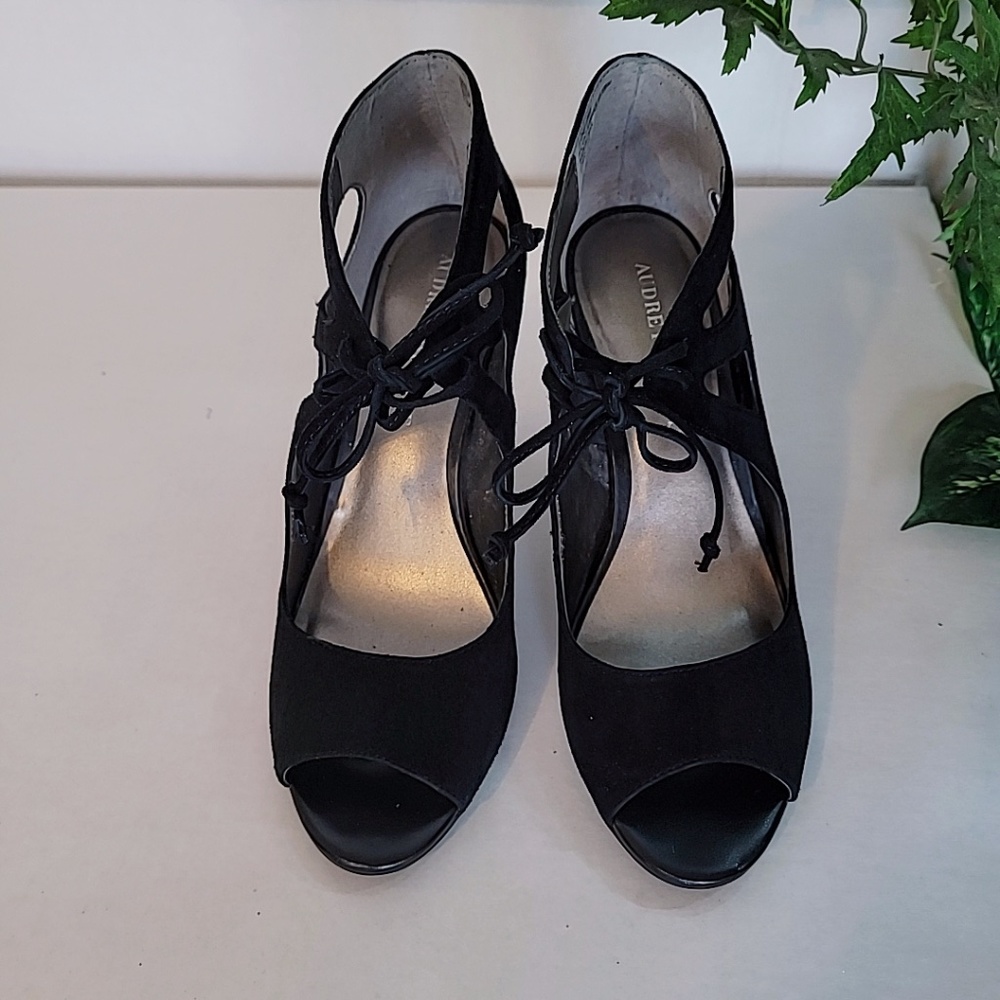 Audrey Brooke Stiletto Peep Toe Heel Black Suede Size 8M